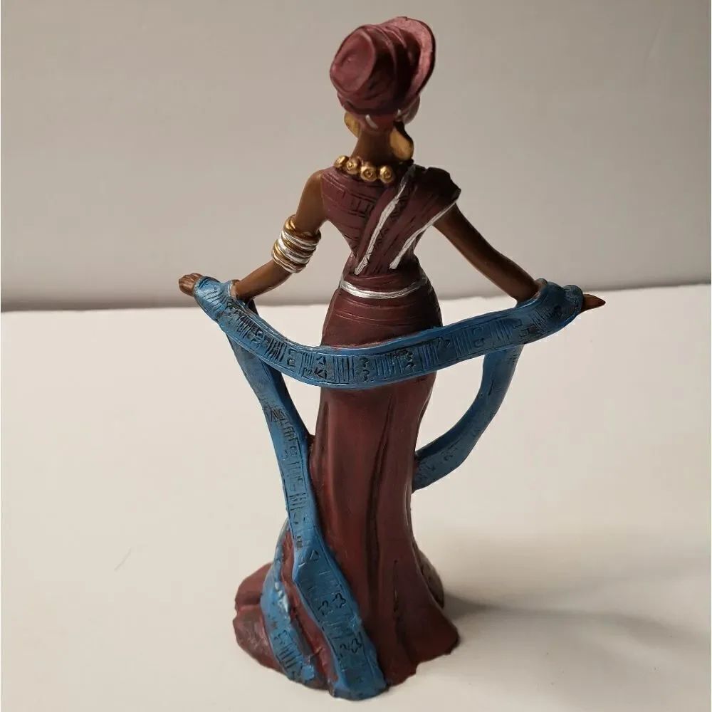 African Lady  - Picture 3 of 7